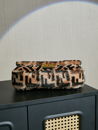 フェンディバッグ内部構造